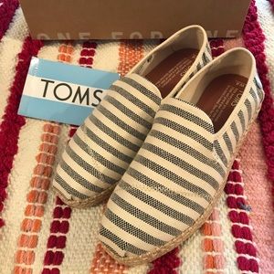 Brand new TOMS